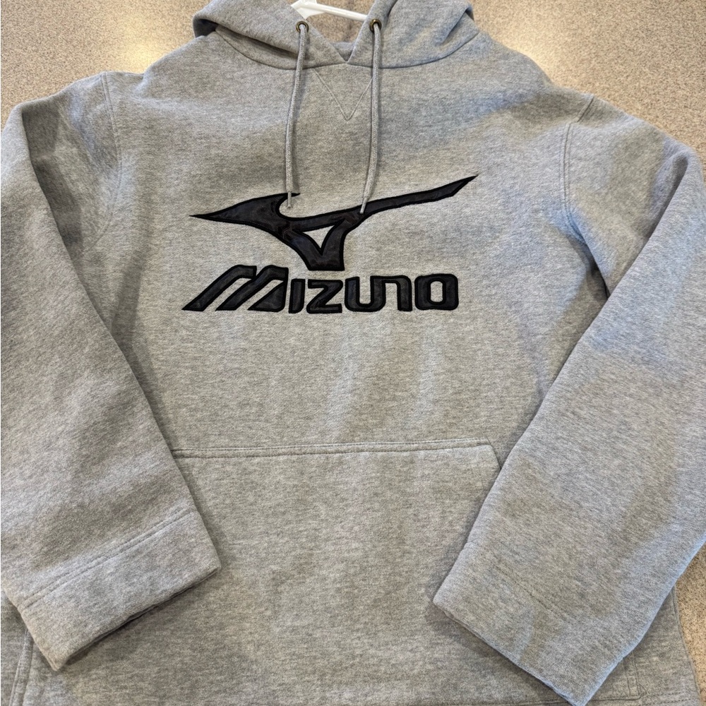Small mizuno gray long sleeve hoodie
